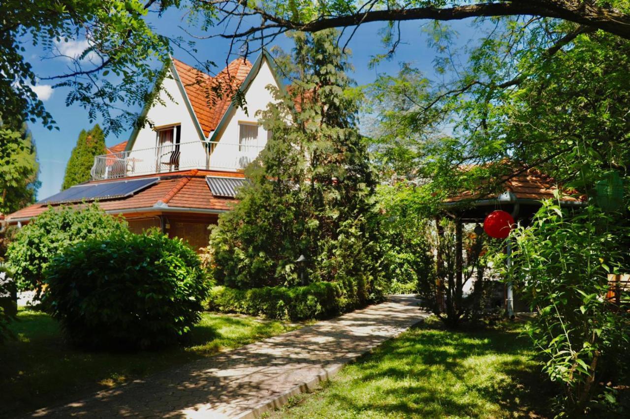 Hotel Wagner Panzio à Cserszegtomaj Extérieur photo