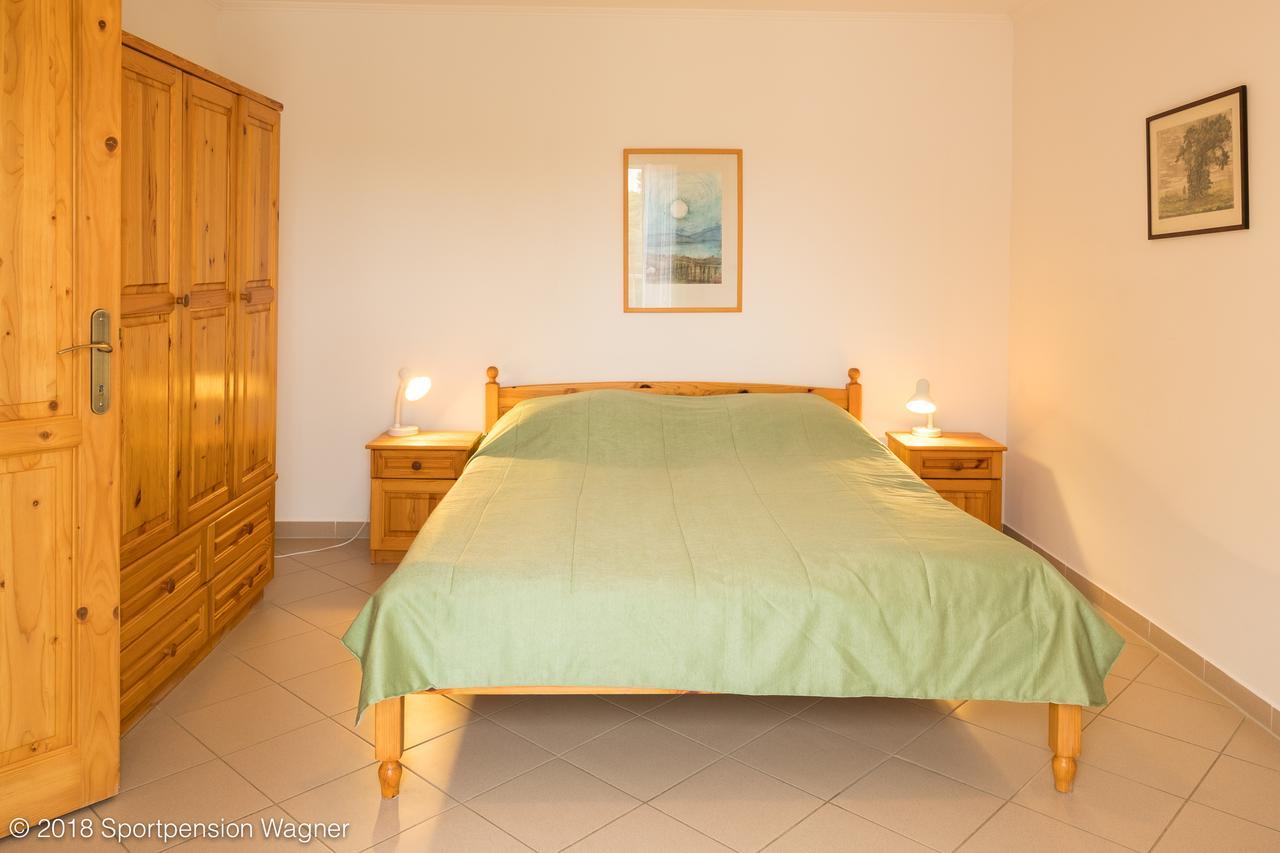 Hotel Wagner Panzio à Cserszegtomaj Extérieur photo