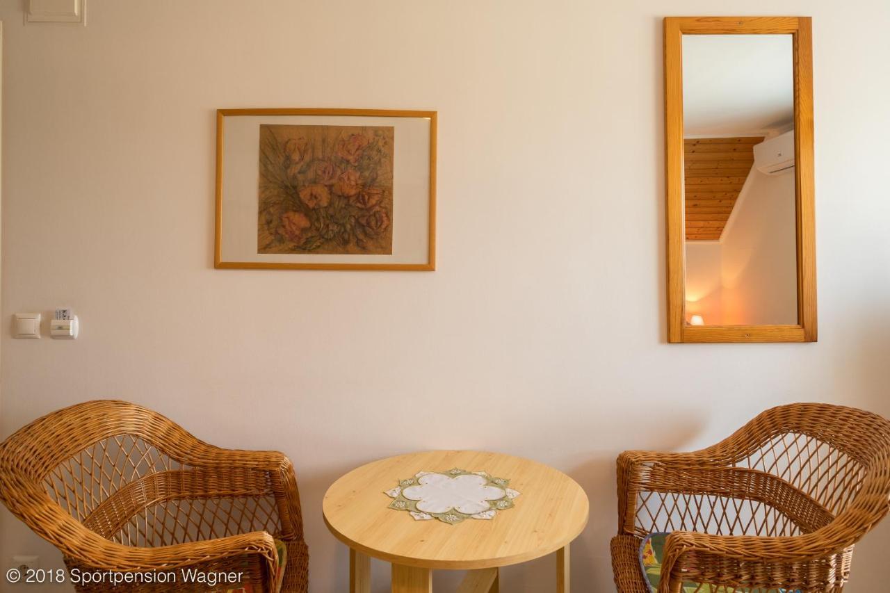 Hotel Wagner Panzio à Cserszegtomaj Extérieur photo