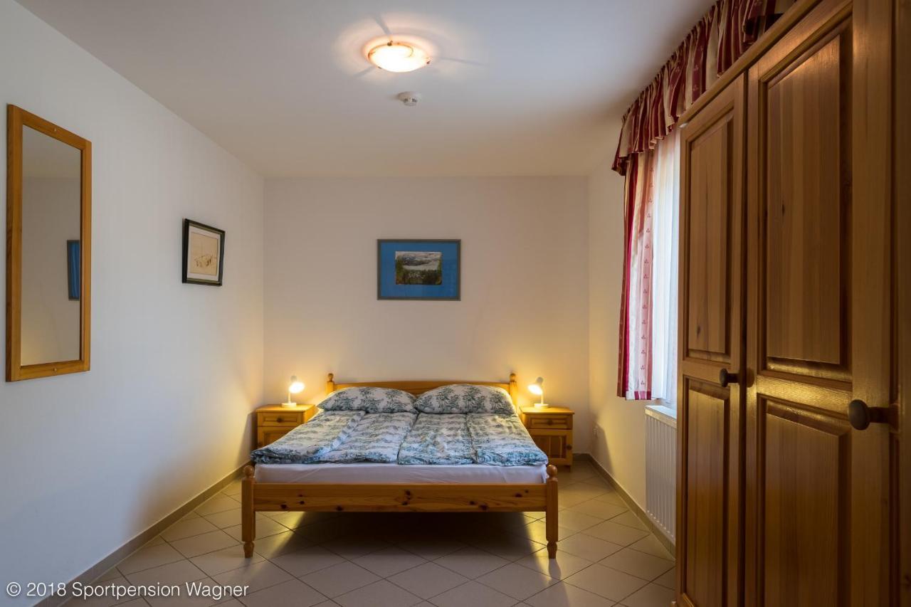 Hotel Wagner Panzio à Cserszegtomaj Extérieur photo