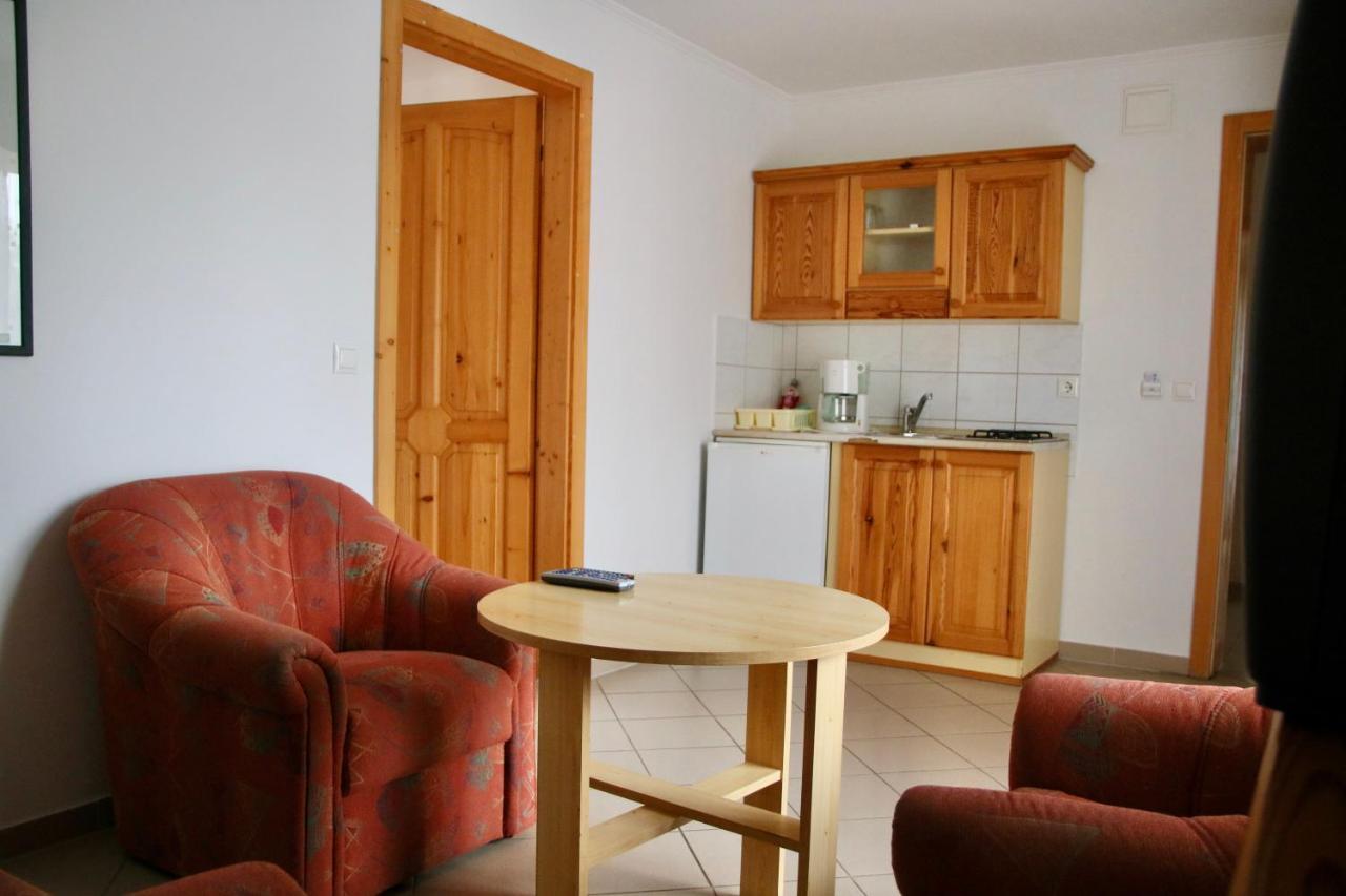 Hotel Wagner Panzio à Cserszegtomaj Extérieur photo